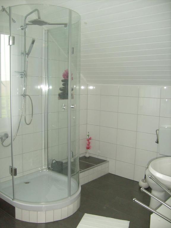 Apartment Adam Bechenheim Zimmer foto